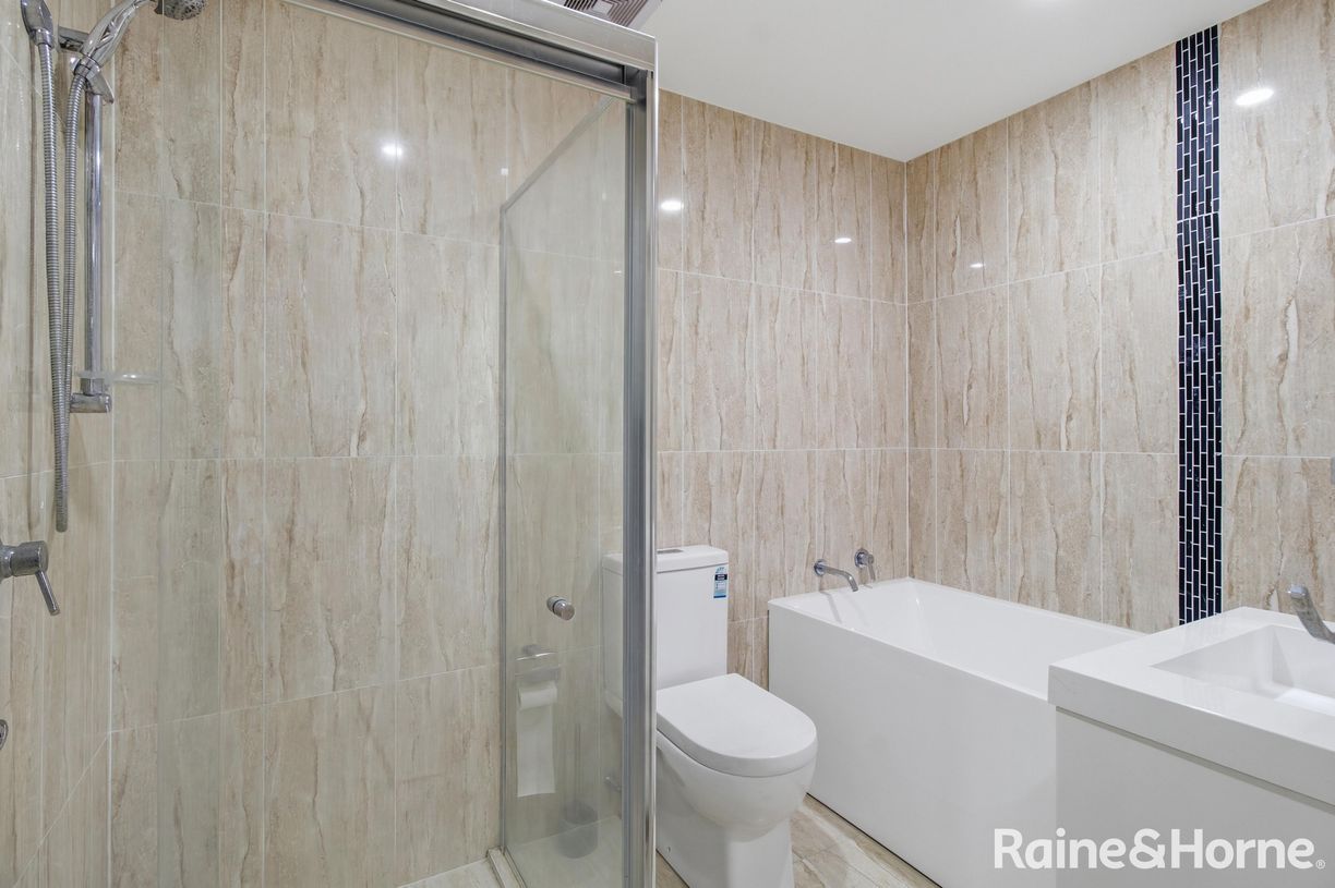 302/8D Myrtle Street — photo 6 of 8