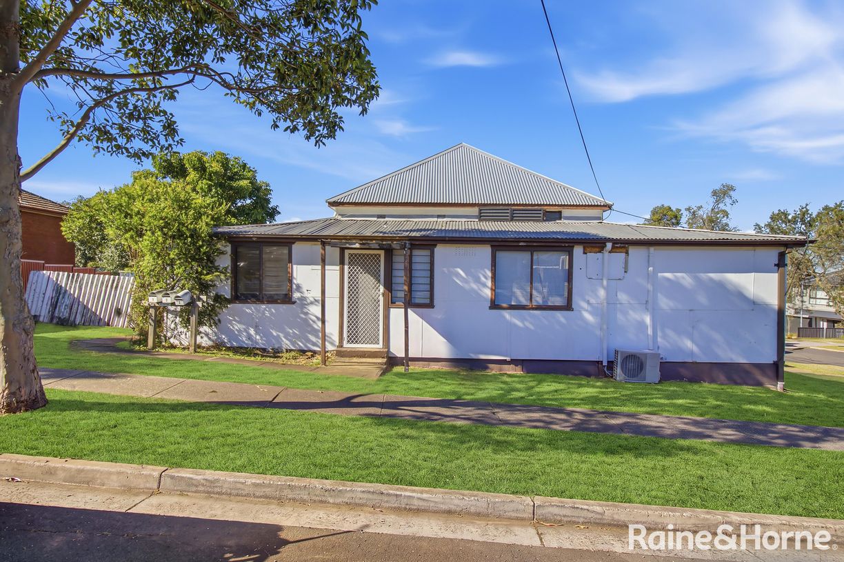 23 Glamorgan Street — photo 4 of 8