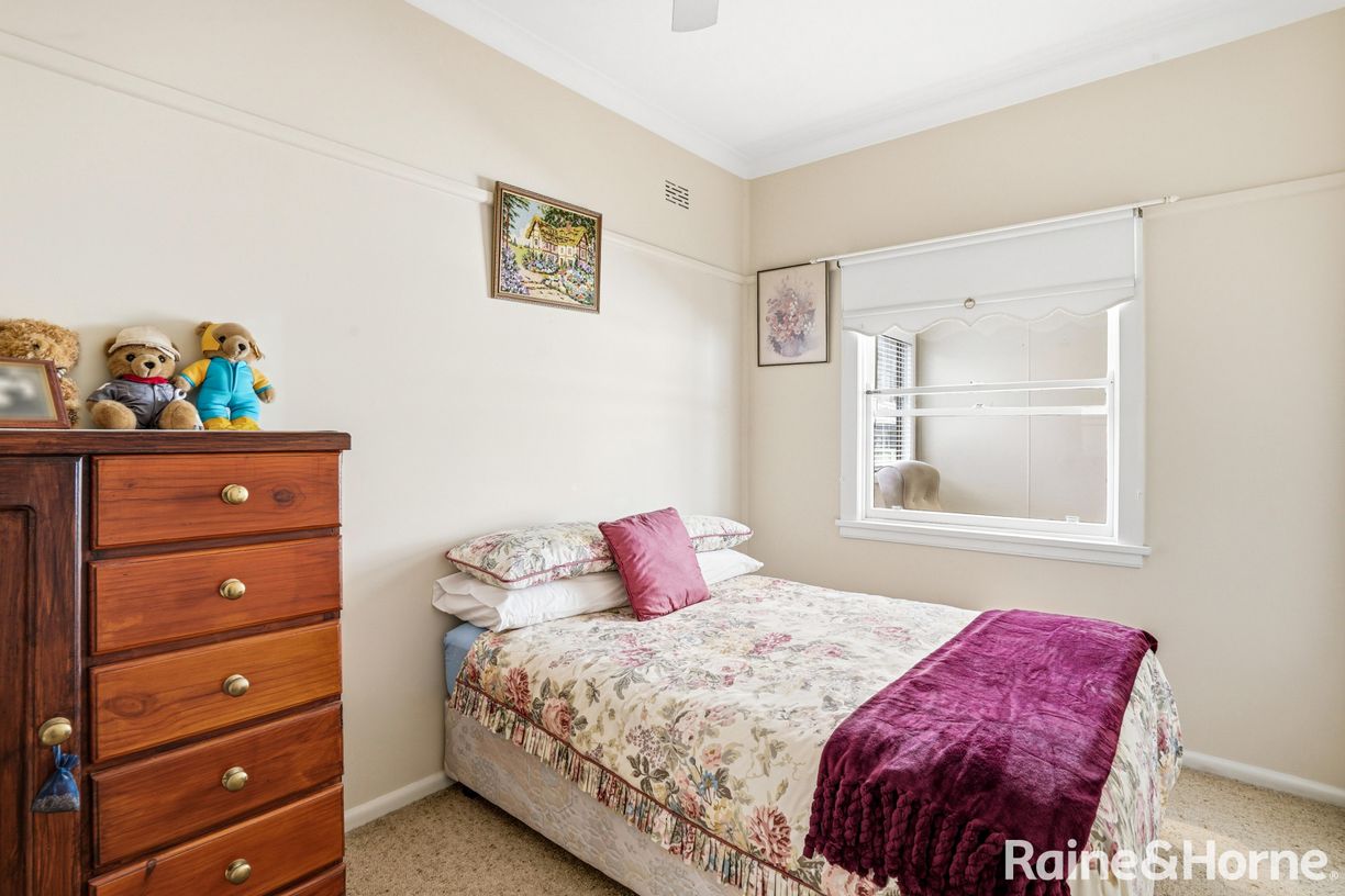 19 Matthew Crescent — photo 6 of 13