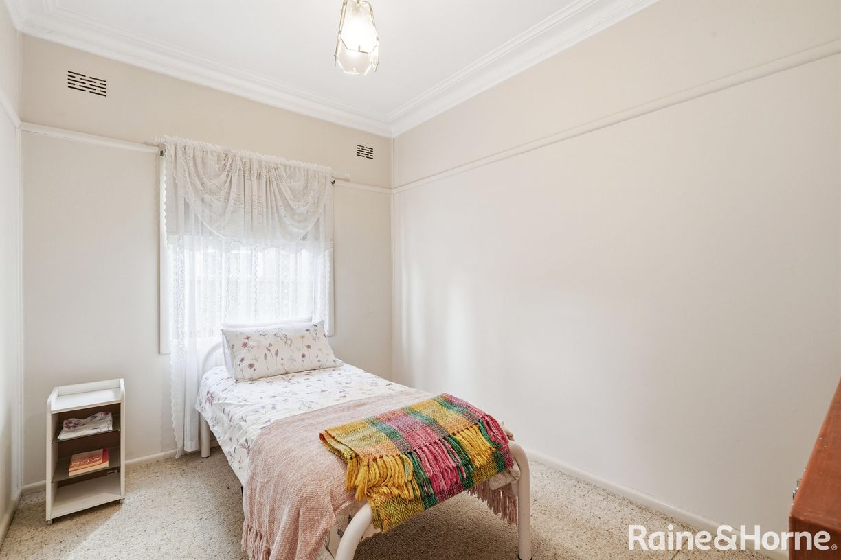 19 Matthew Crescent — photo 8 of 13