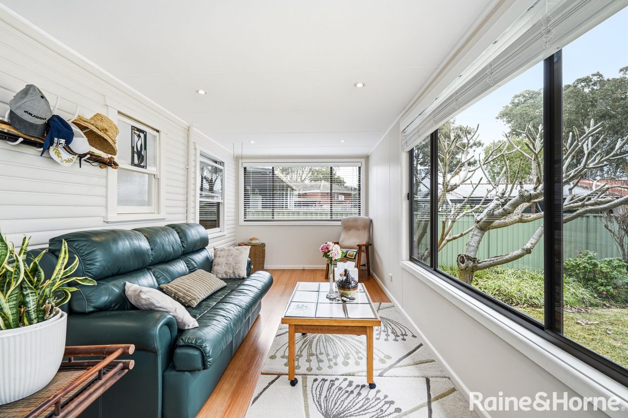 19 Matthew Crescent — photo 7 of 13