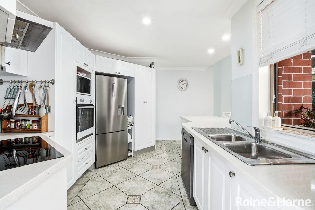 6 Wongalara Place — photo 2 of 13