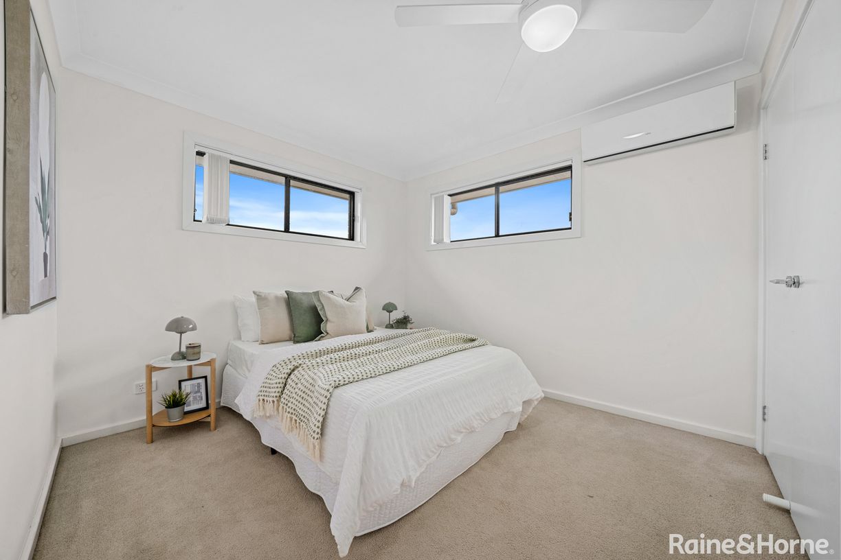 51 Kurrajong Crescent — photo 7 of 15