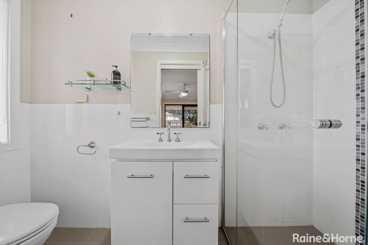 51 Kurrajong Crescent — photo 9 of 15