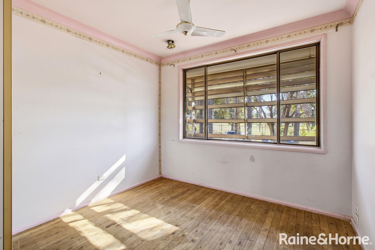 27 Davis Road — photo 6 of 13
