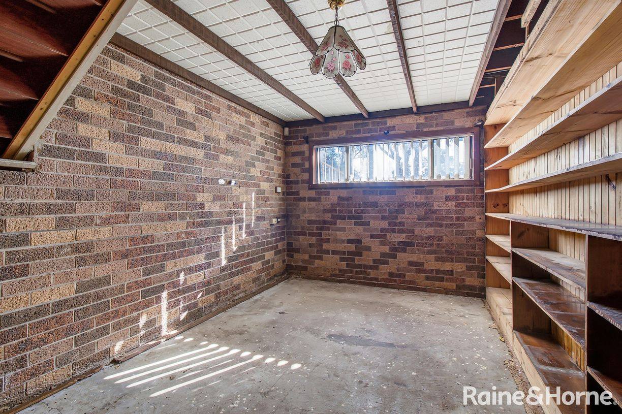 27 Davis Road — photo 7 of 13