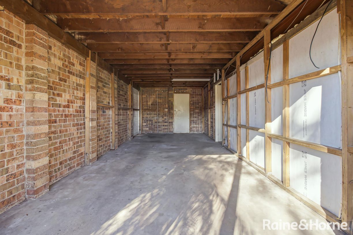 27 Davis Road — photo 10 of 13