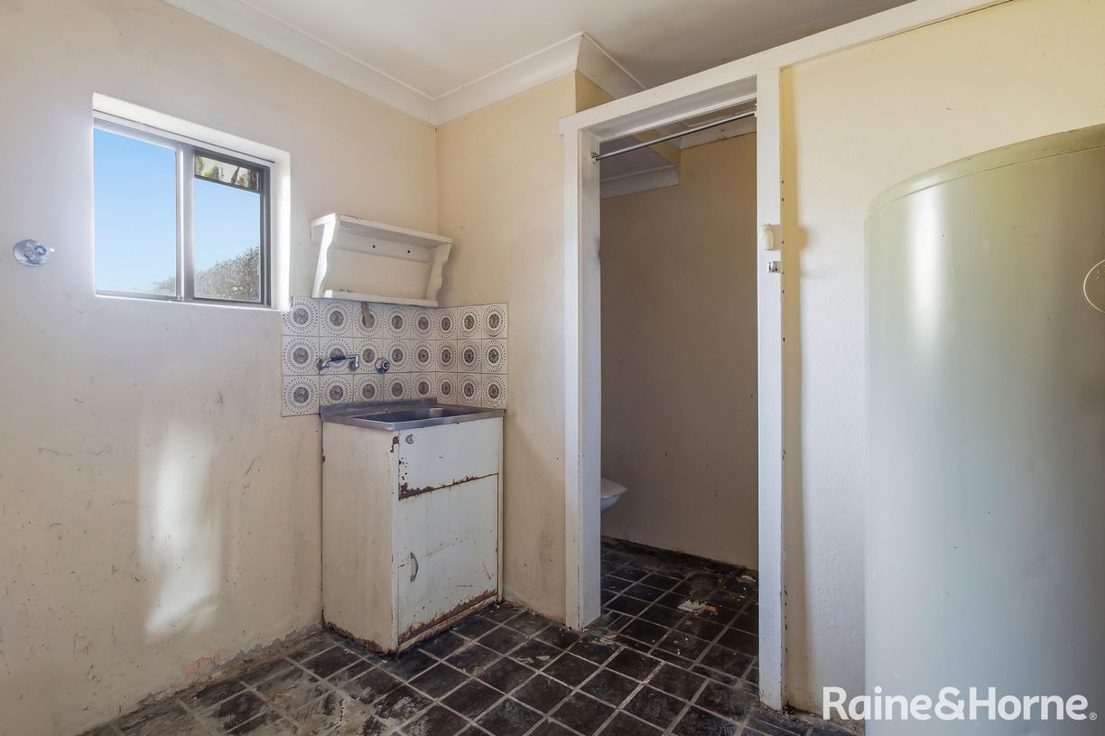 27 Davis Road — photo 9 of 13