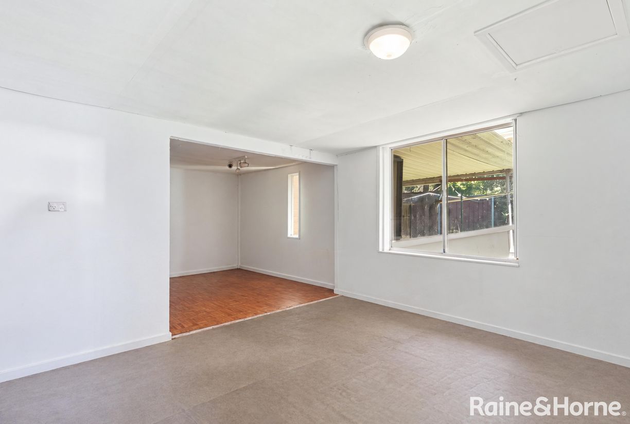 24 Bougainville Road — photo 9 of 13
