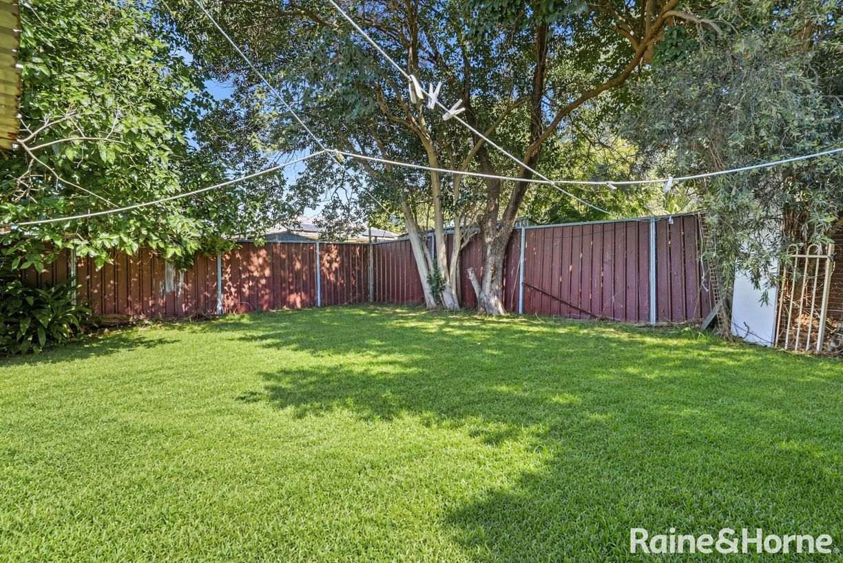 24 Bougainville Road — photo 10 of 13
