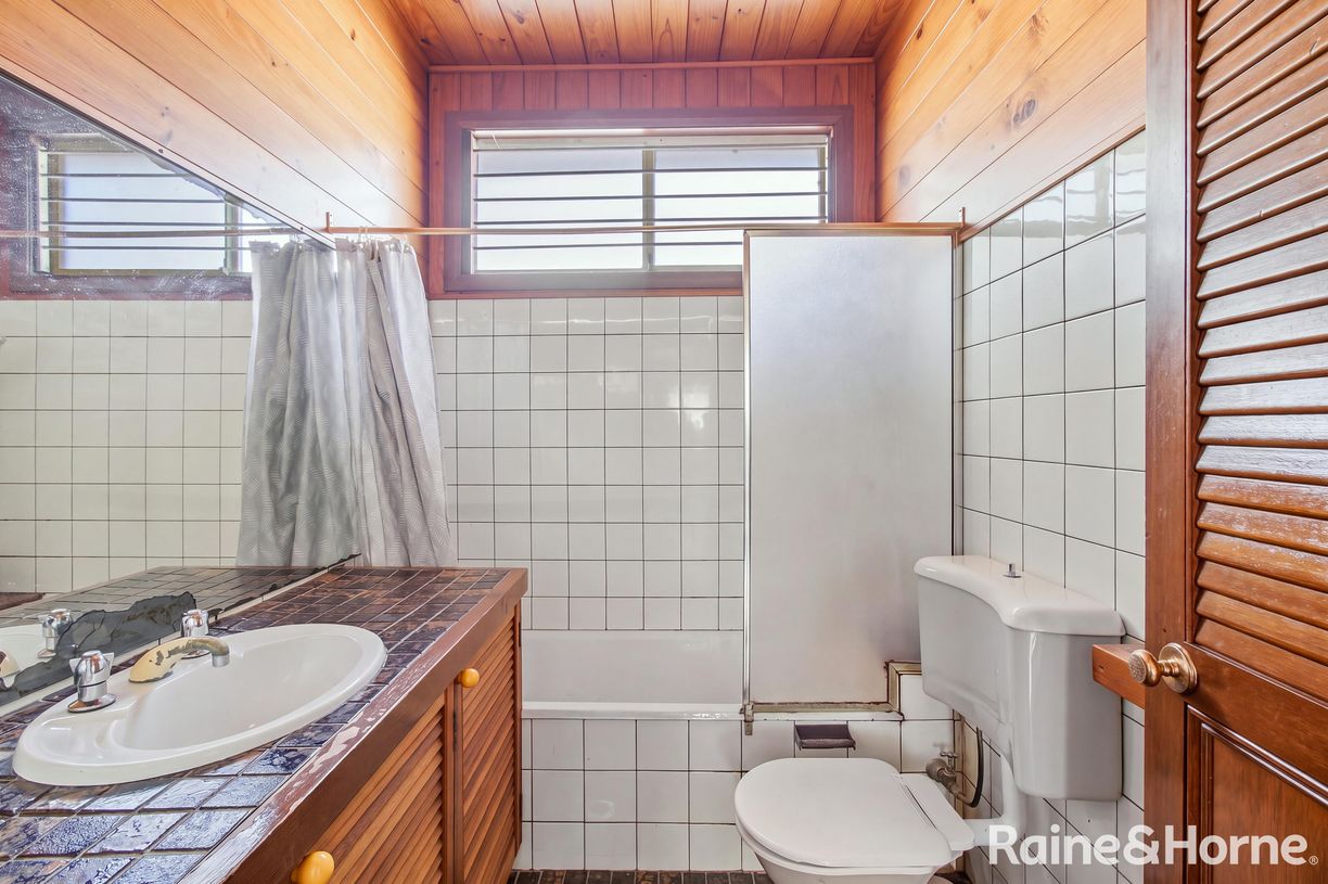 117 Flushcombe Road — photo 8 of 13