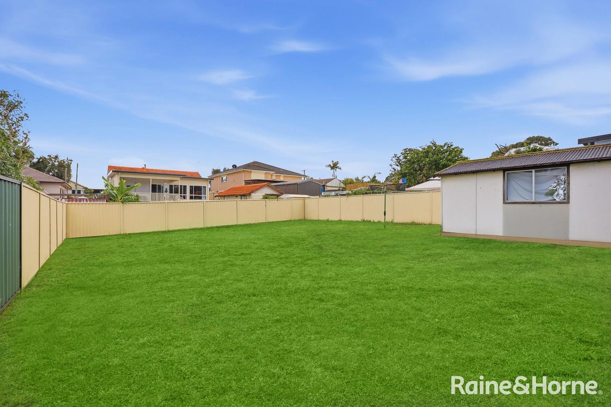 21 Weemala Avenue — photo 11 of 16