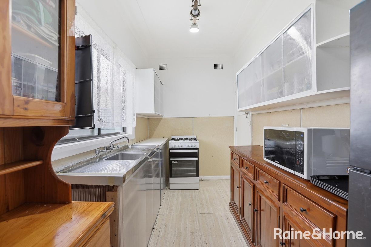 21 Weemala Avenue — photo 3 of 16