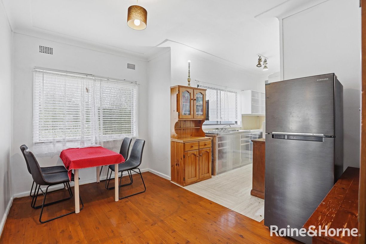 21 Weemala Avenue — photo 4 of 16
