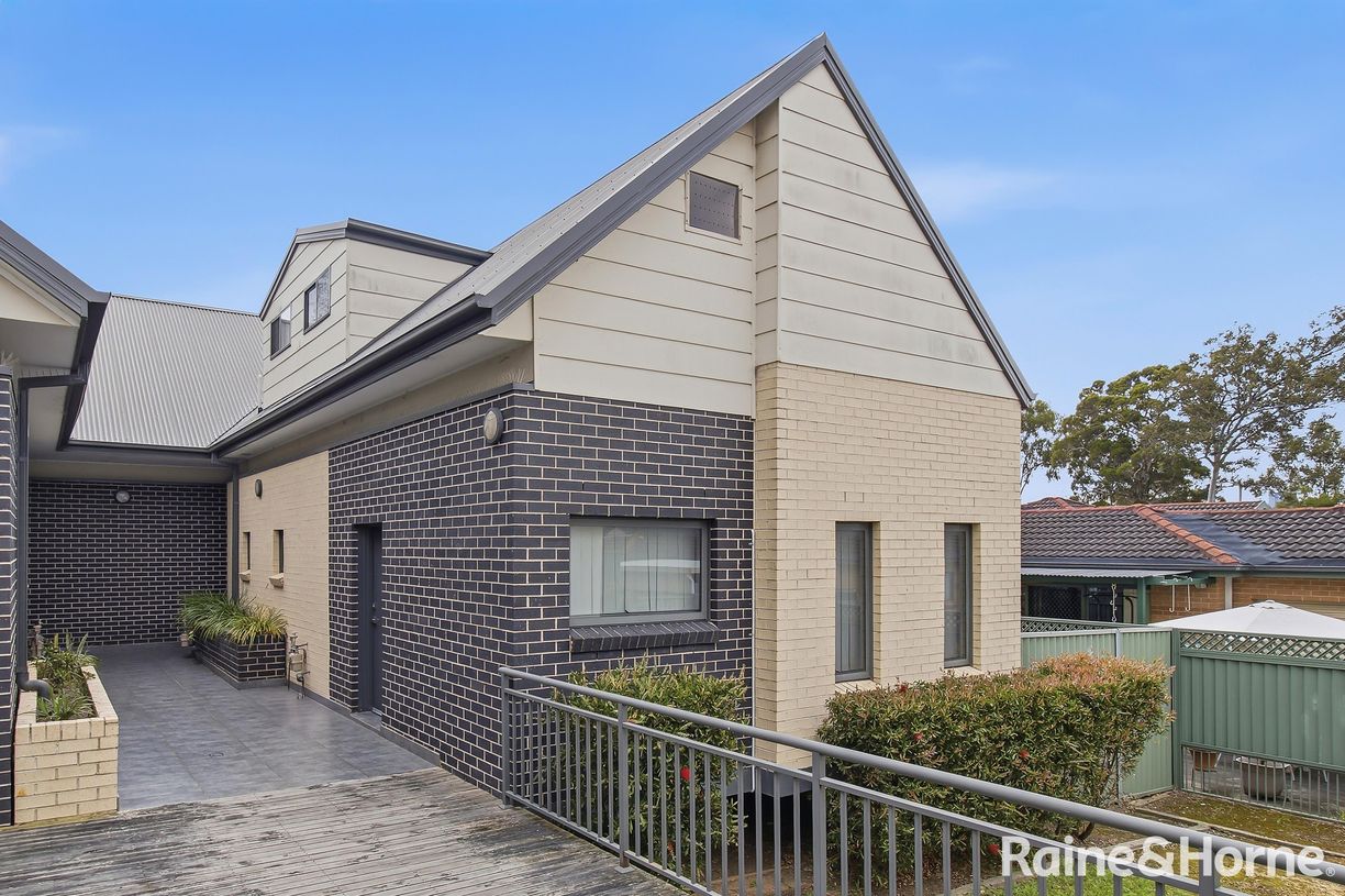 8/61 Irrigation Road — photo from Raine & Horne Soultani Group Blacktown