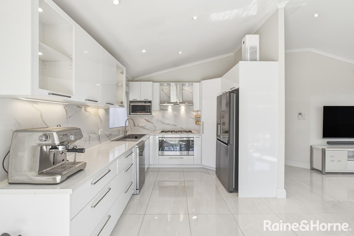 26 Aliberti Drive — photo 2 of 15
