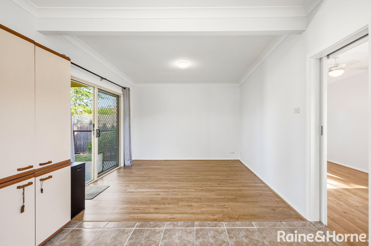 12 Selby Place — photo 4 of 13