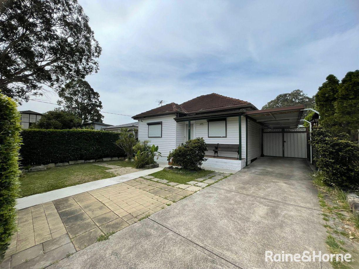 10 Phyllis Street, Minto NSW 2566