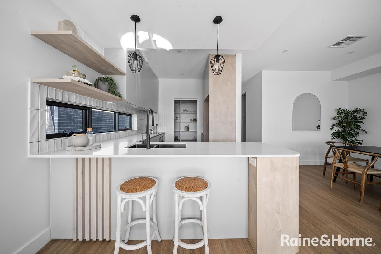 7/15 Romano Street — photo 3 of 21