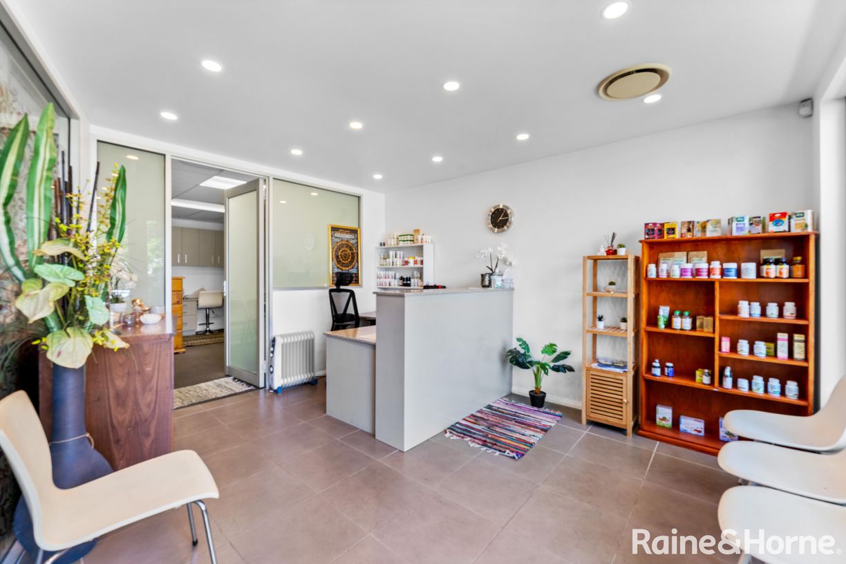 85 Anthony Rolfe Avenue — photo 2 of 20