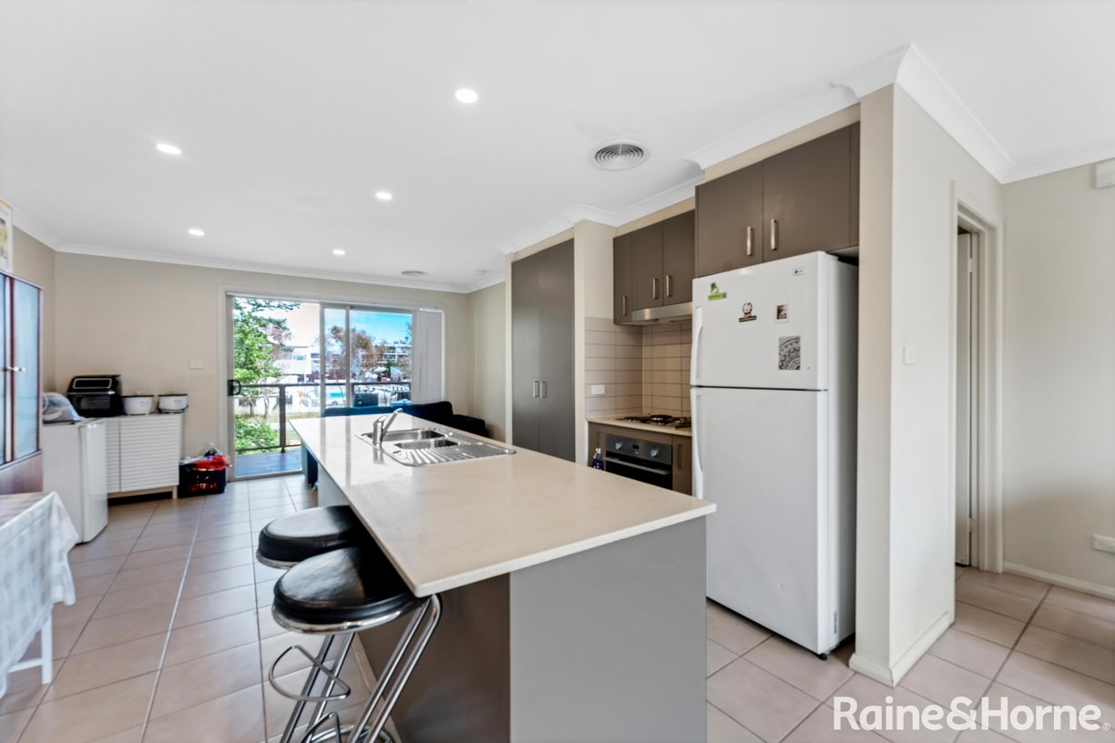 85 Anthony Rolfe Avenue — photo 7 of 20