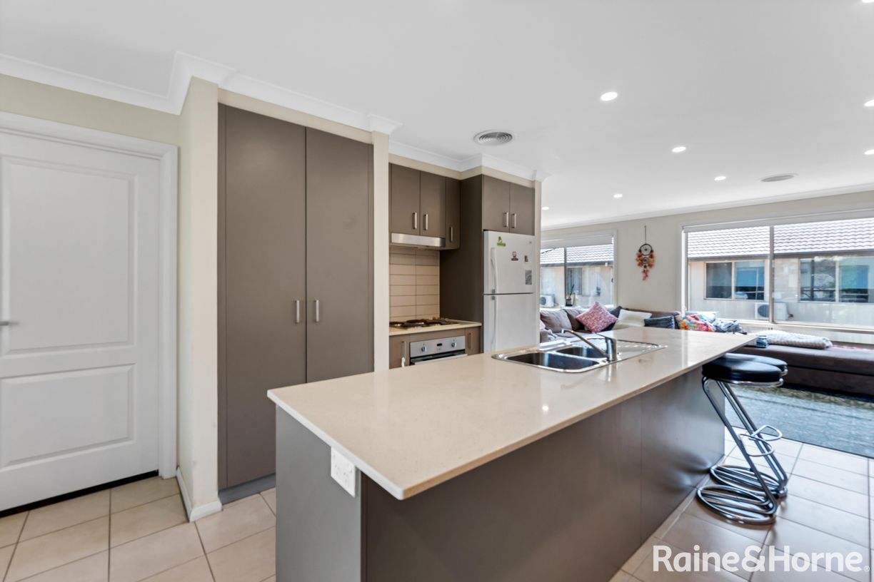 85 Anthony Rolfe Avenue — photo 8 of 20