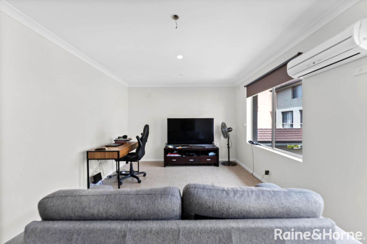85 Anthony Rolfe Avenue — photo 17 of 20