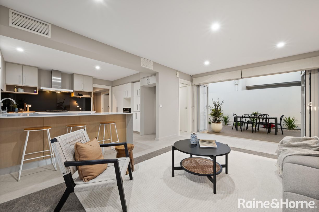 47 Gawler Crescent — photo 12 of 24
