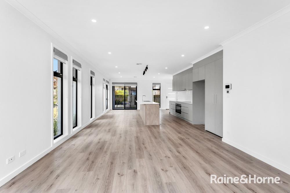 9 Bonthrone Street — photo 3 of 11