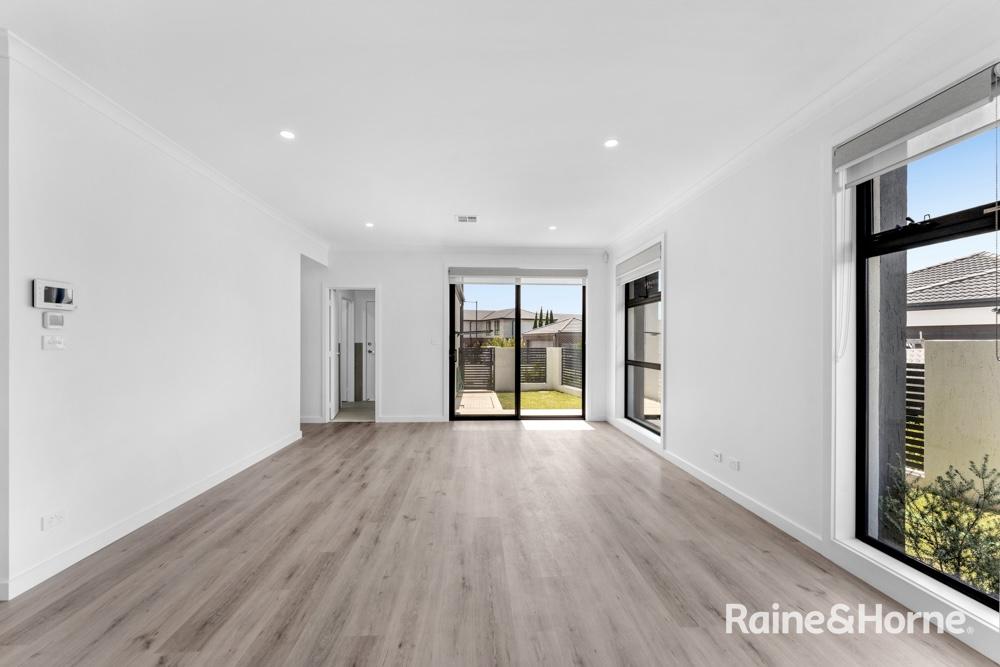 9 Bonthrone Street — photo 4 of 11