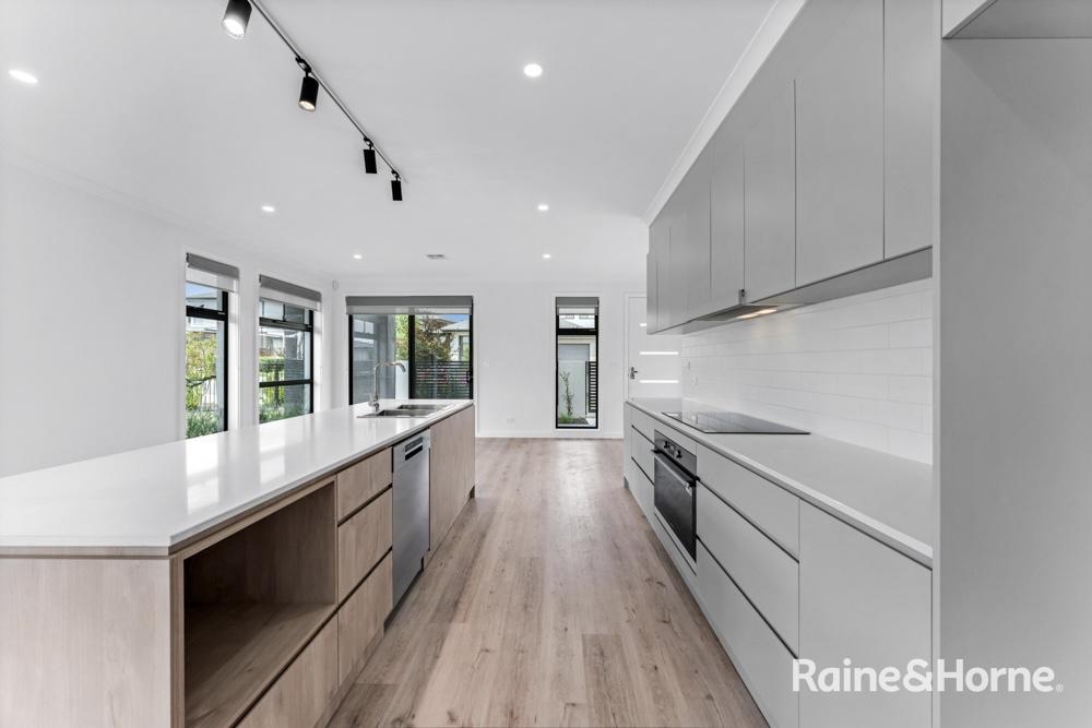 9 Bonthrone Street — photo 5 of 11