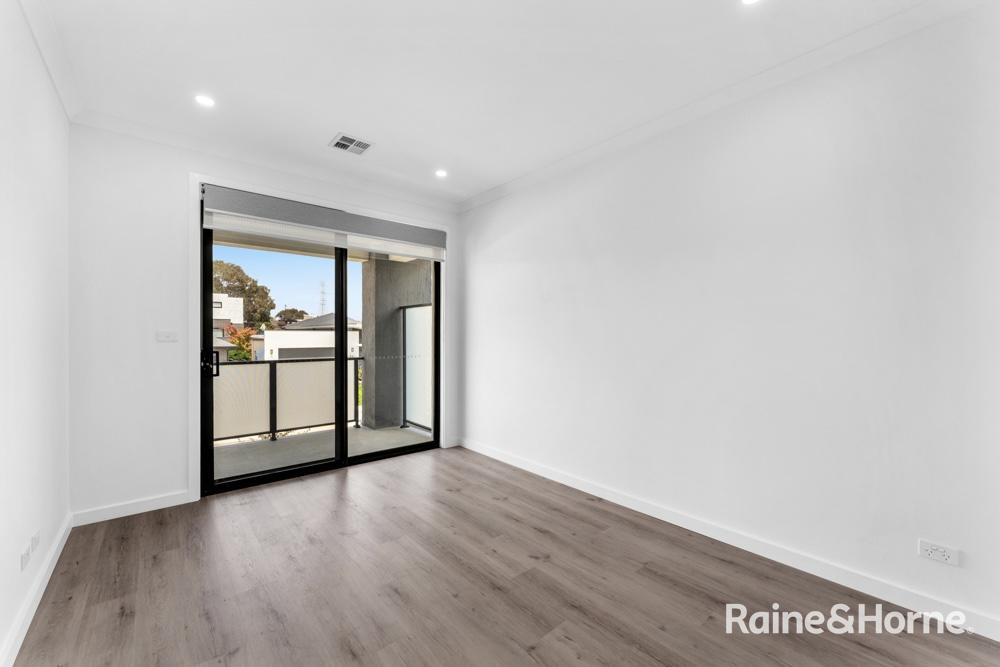 9 Bonthrone Street — photo 8 of 11
