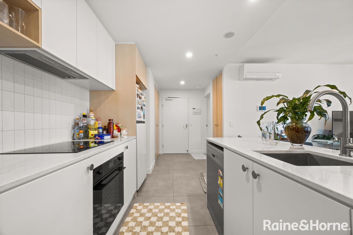 1015/6 Furzer Street — photo 4 of 8