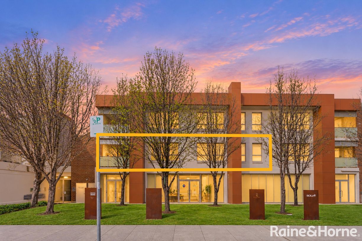 Light-Filled Living with Light Rail at Your Doorstep - 84/148 ...