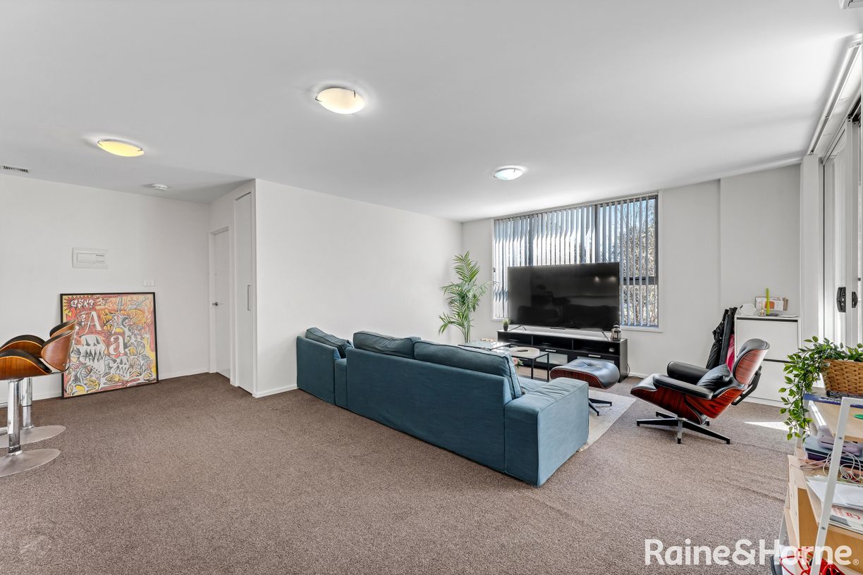 Light-Filled Living with Light Rail at Your Doorstep - 84/148 ...
