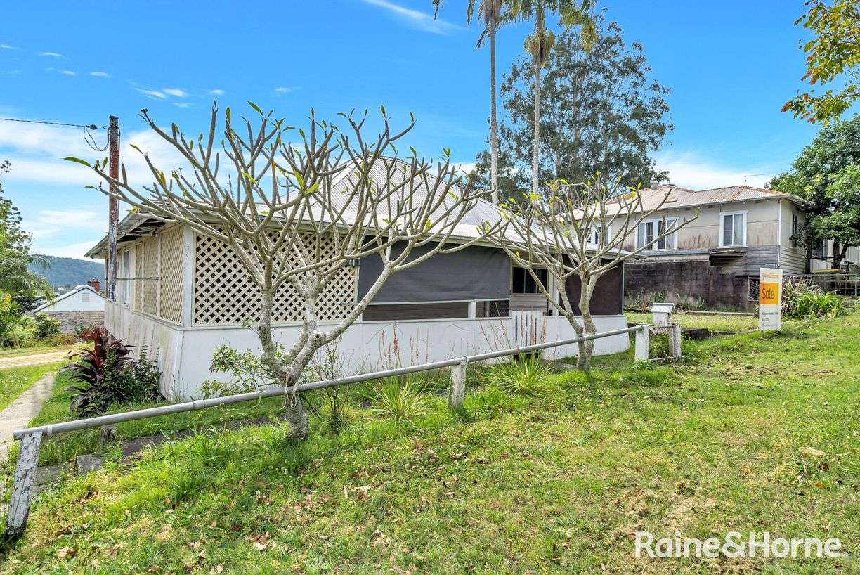 44 Woodford Street — photo 3 of 18