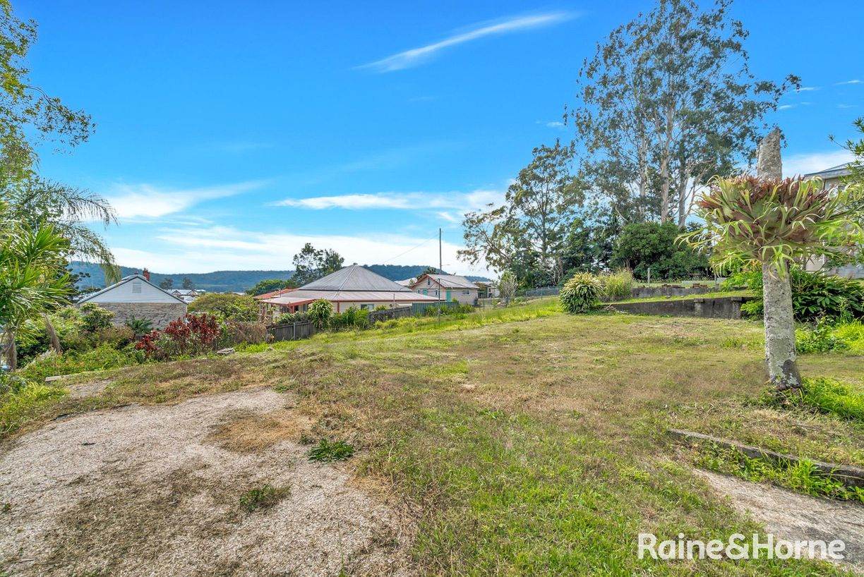 44 Woodford Street — photo 7 of 18