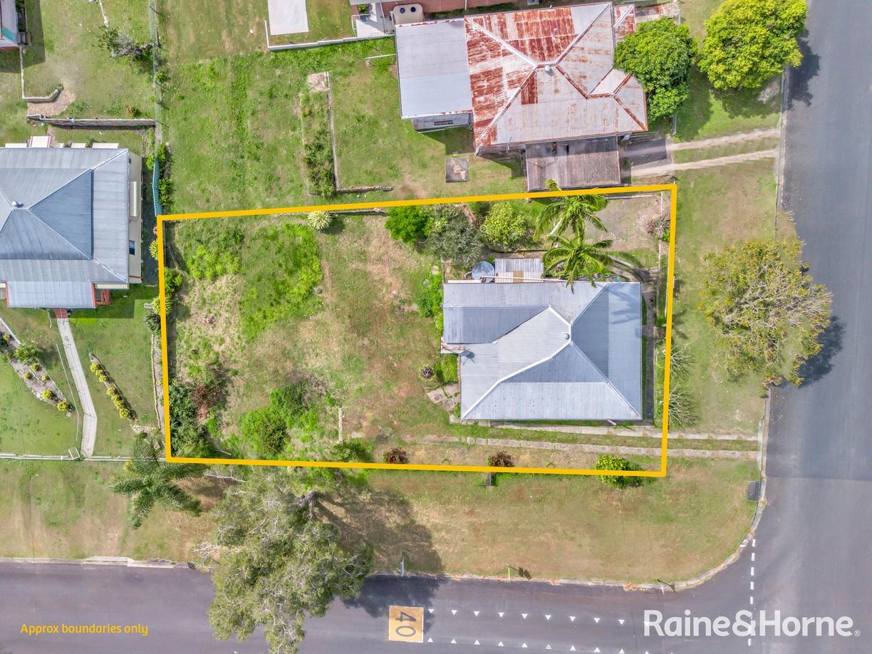 44 Woodford Street — photo 12 of 18