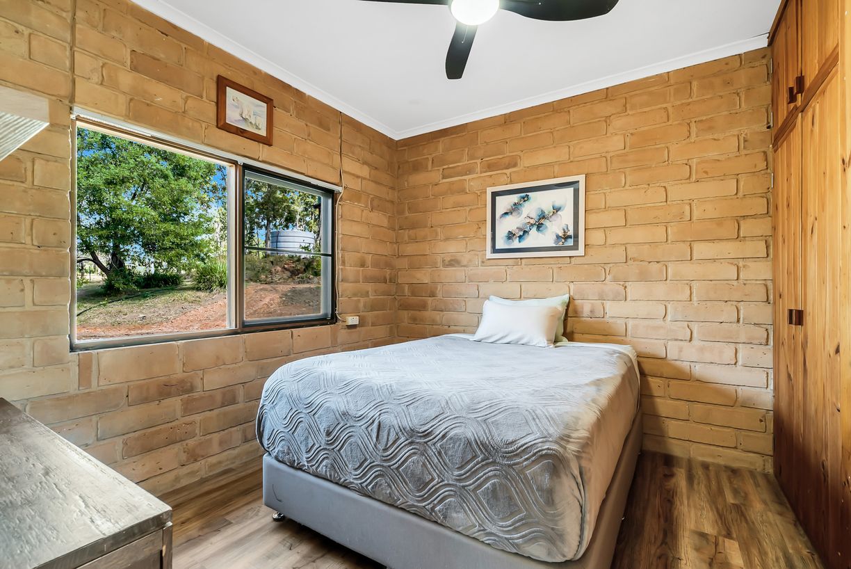 425 Tullymorgan Road — photo 14 of 30