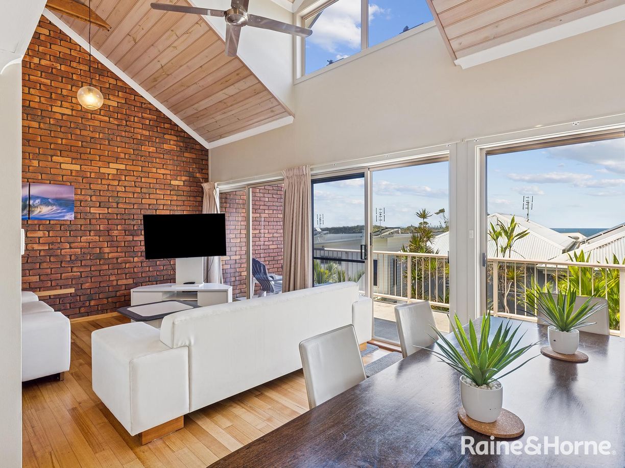 1/4 Bay Street — photo 4 of 25