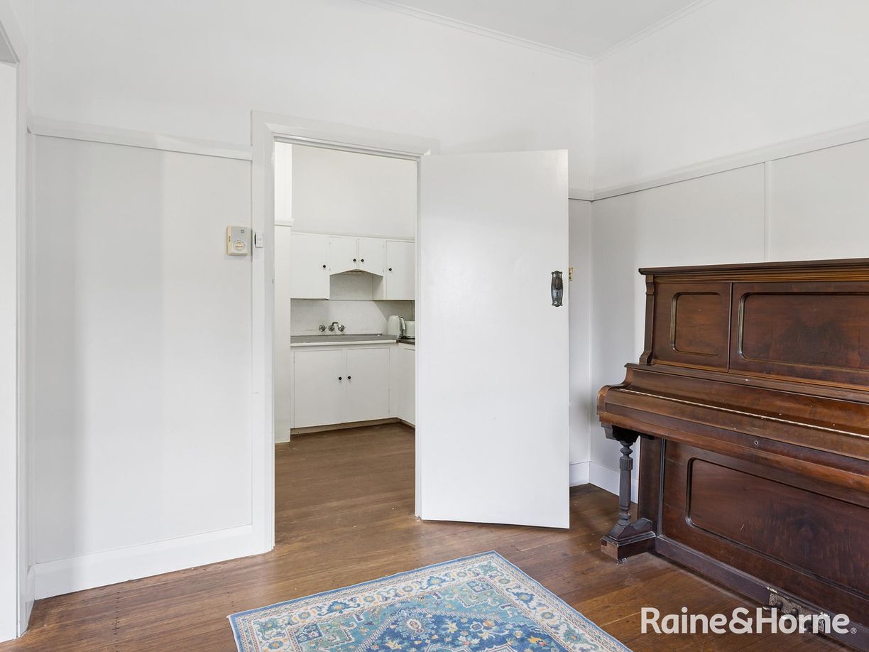 33 Grafton Street — photo 9 of 28