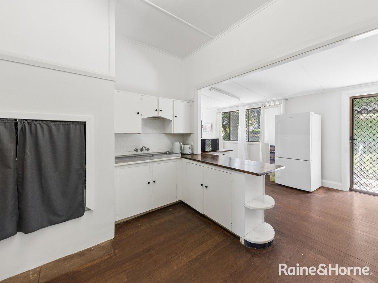 33 Grafton Street — photo 12 of 28