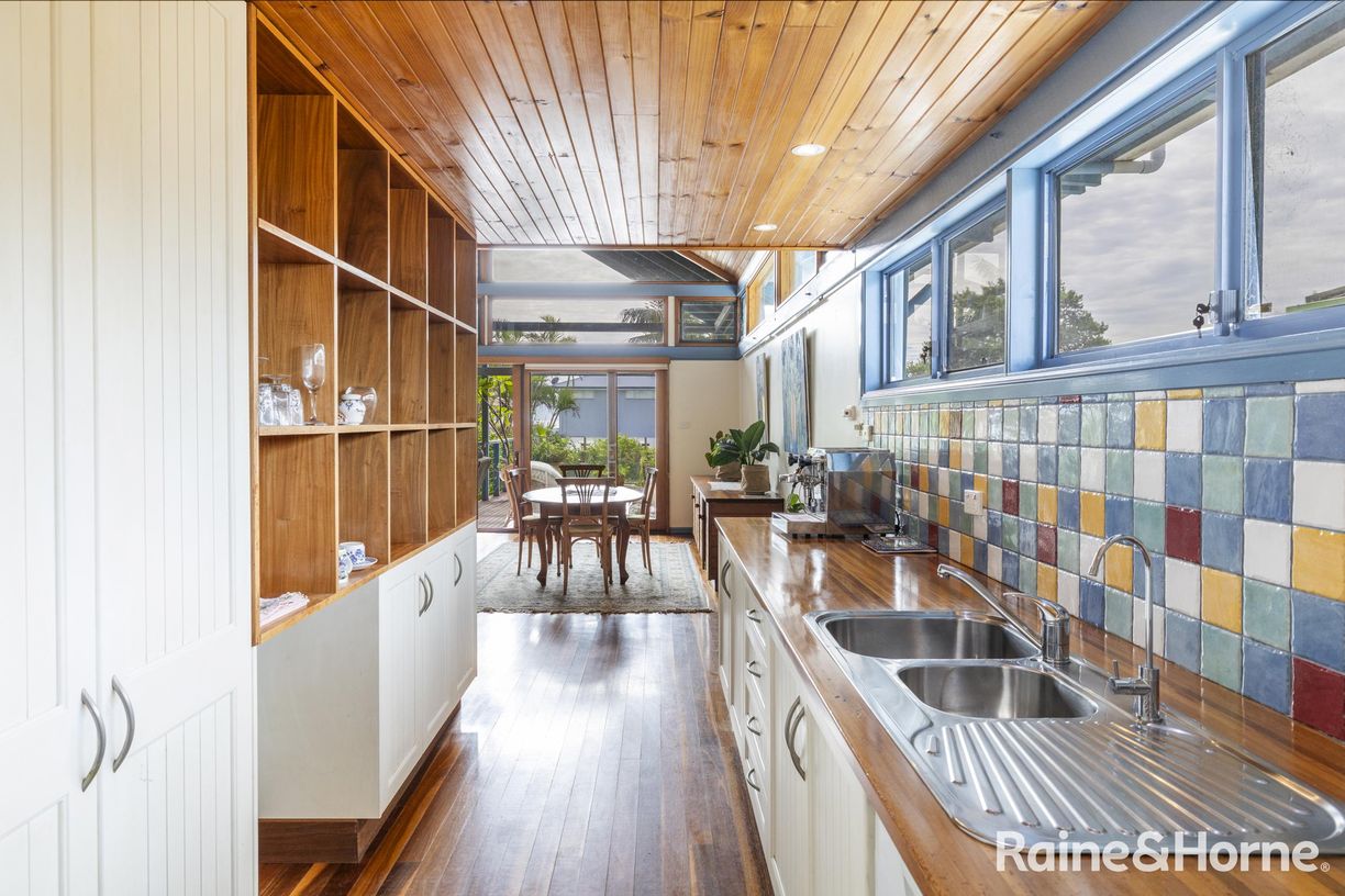 11 Honeysuckle Street — photo 8 of 30