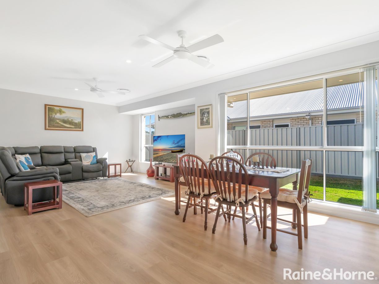 17 Bushy Street — photo 2 of 26