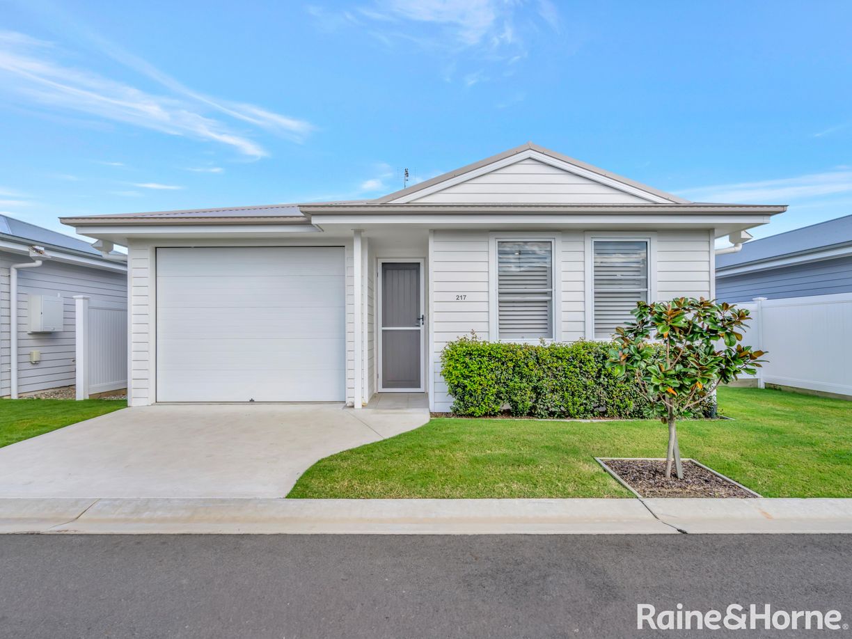 217/85 Sheehans Lane — photo from Raine & Horne Maclean | Yamba | Iluka