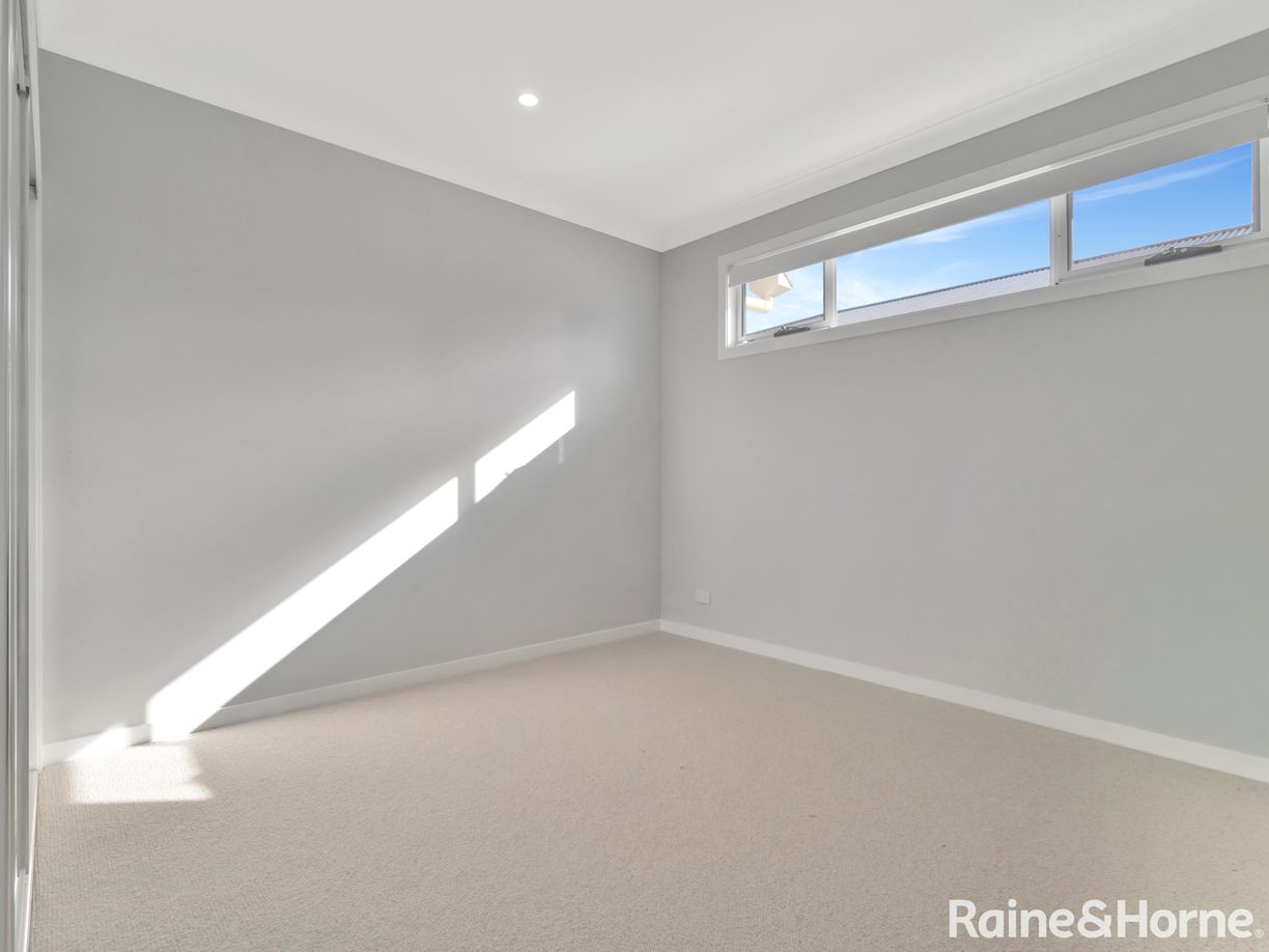 217/85 Sheehans Lane — photo 6 of 13
