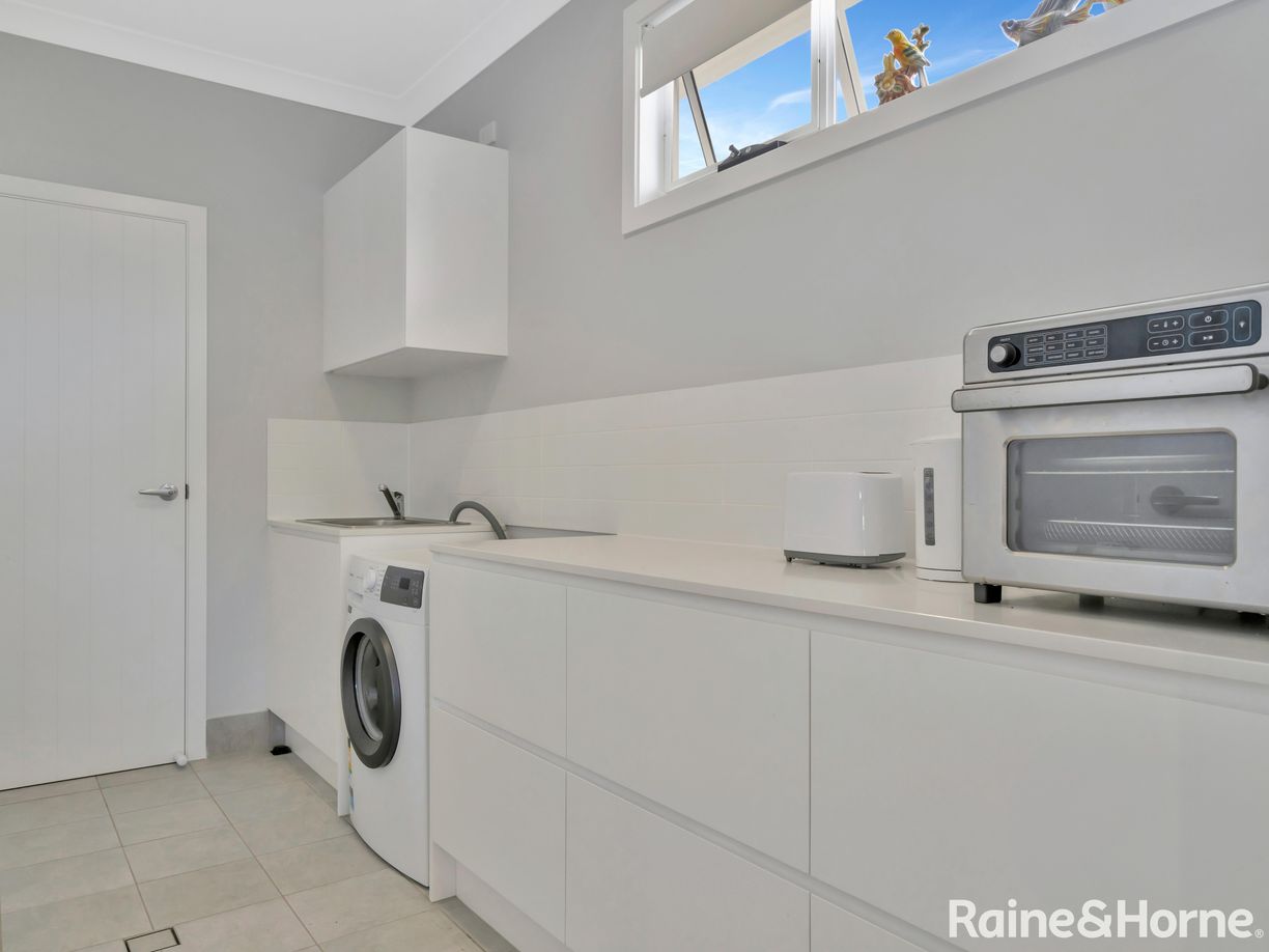 217/85 Sheehans Lane — photo 7 of 13