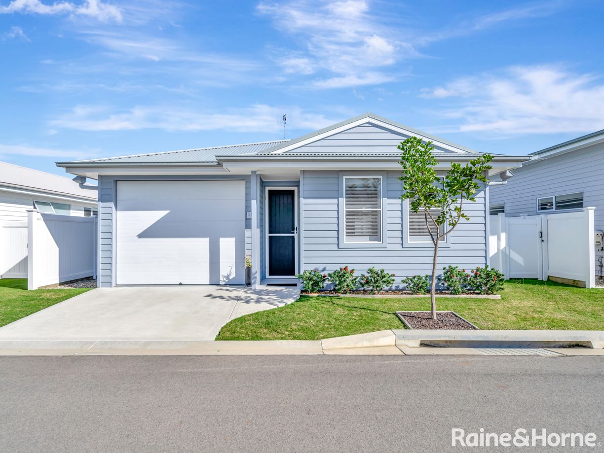 216/85 Sheehans Lane — photo from Raine & Horne Maclean | Yamba | Iluka