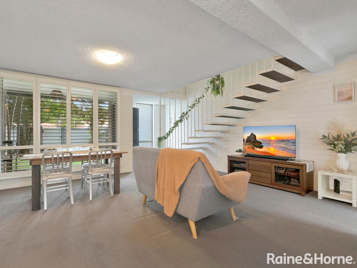 2/67 Wooli Street — photo 4 of 23