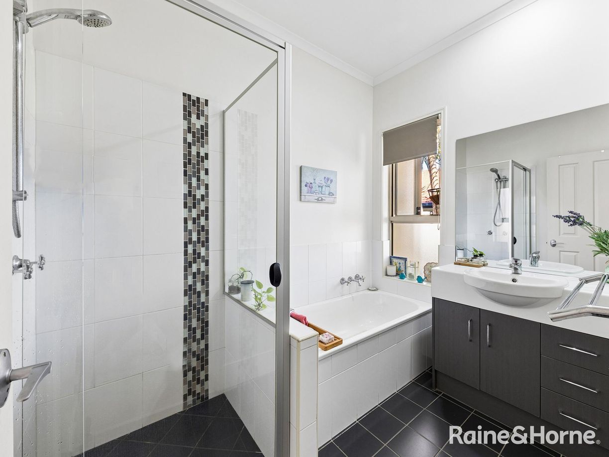 27 Scullin Street — photo 15 of 25